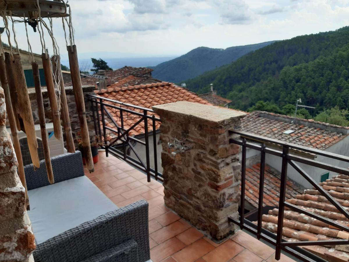 Attic With Balcony At Locanda Del Capo Capannori Ngoại thất bức ảnh